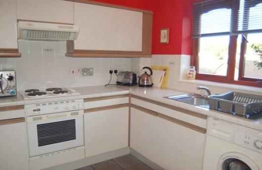 FITTED KITCHEN