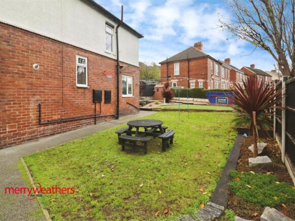 3 bed Semi-Detached for sale Image 10