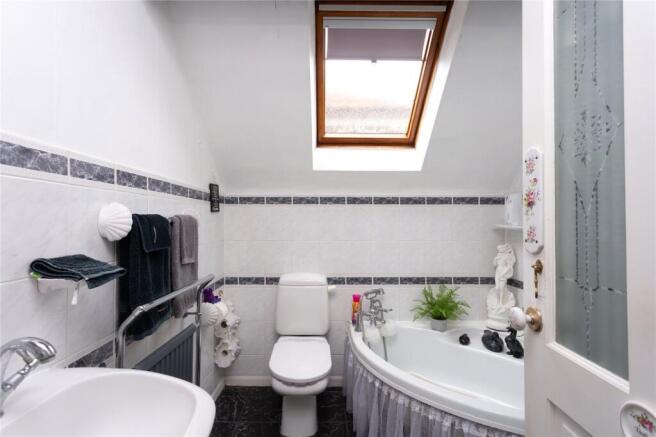 3 bed Detached for sale Image 11