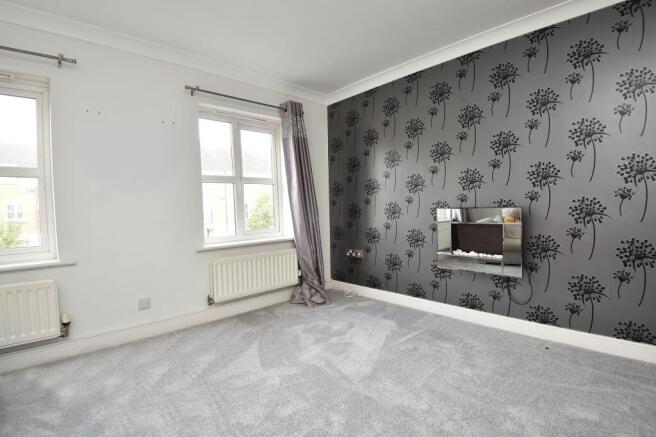 3 bed Town House for sale Image 4