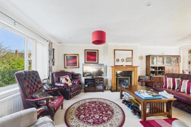 3 bed Semi-Detached for sale Image 6