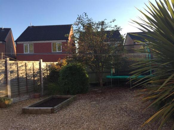 9 Ormsdale Close rea