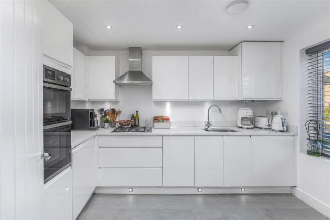 72 Kingerlee Road, Banbury-5.jpg