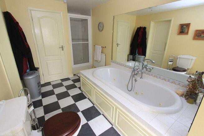 En-suite Bathroom