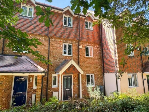 Pondtail Close, Horsham, RH12 photo 4