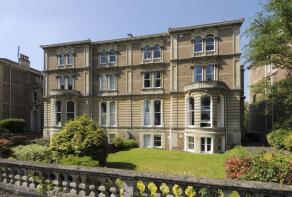 Flat 5, 20 22 The Cloisters, College Road, Clifton, Bristol BS8 3HZ
