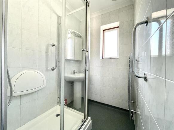 Shower Room.jpg