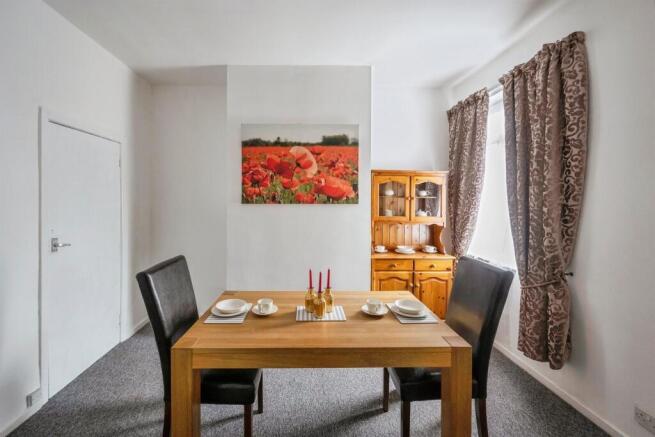 2 bed Terraced for sale Image 8