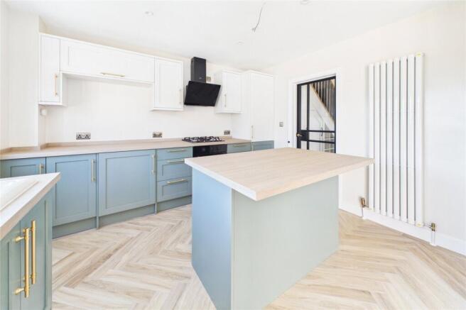 3 bed Semi-Detached for sale Image 6