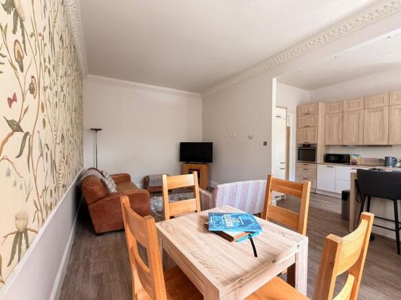 2 bed Apartment for sale Image 4