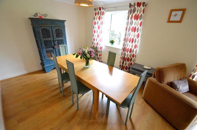 Lounge/Dining Room