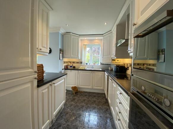 Kitchen B'fast Room