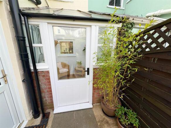 Garden room.jpg