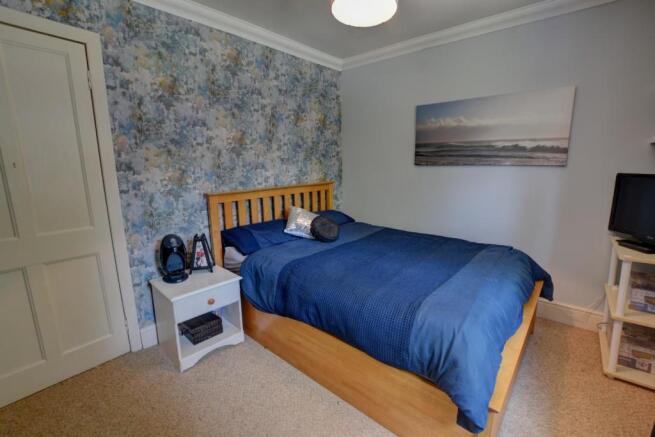 Bed 2.jpg