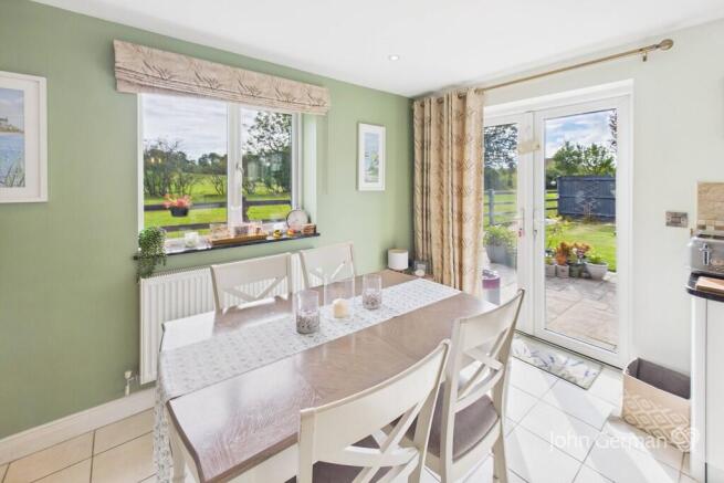 Demontfort Way, Uttoxeter photo 4