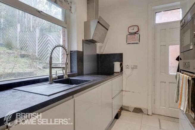 2 bed Bungalow for sale Image 4