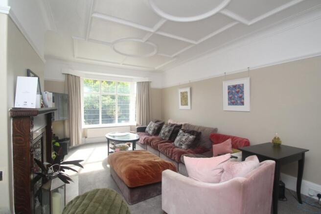 4 bed Semi-Detached to rent Image 4