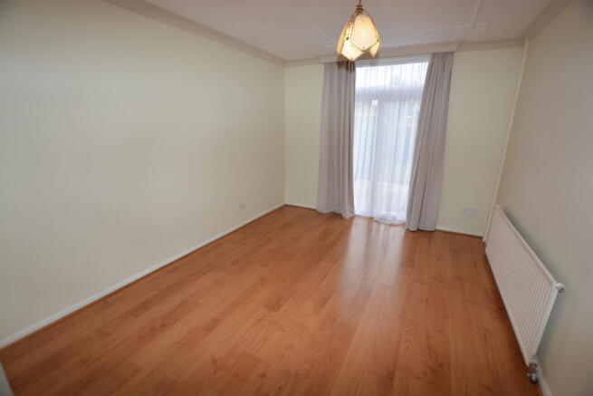 3 bed Semi-Detached to rent Image 8