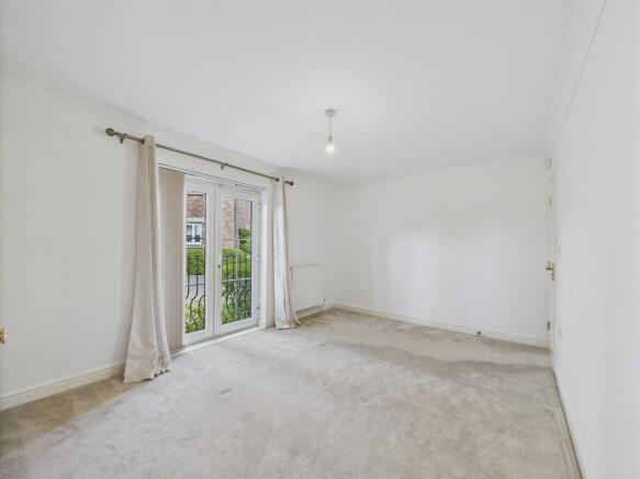 2 bed Apartment to rent Image 8
