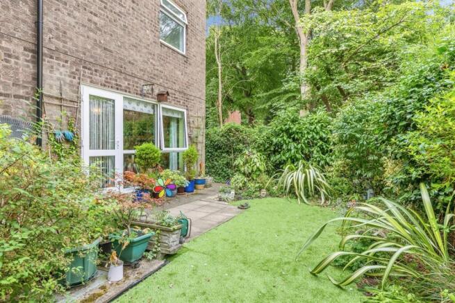 2 bed Apartment for sale Image 5