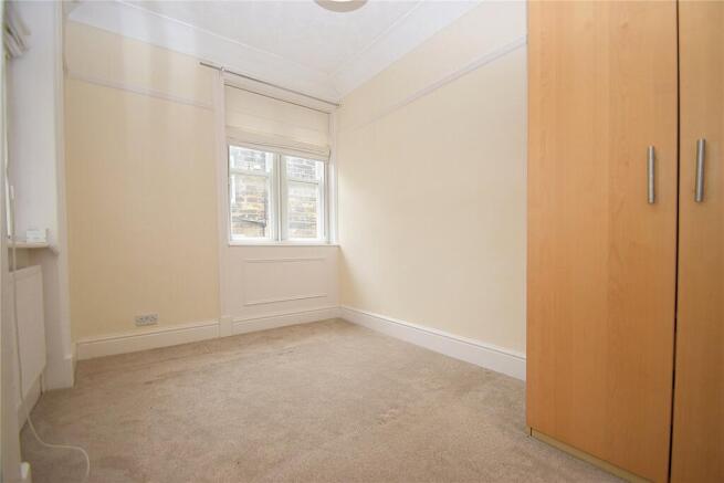 1 bed Apartment to rent Image 5
