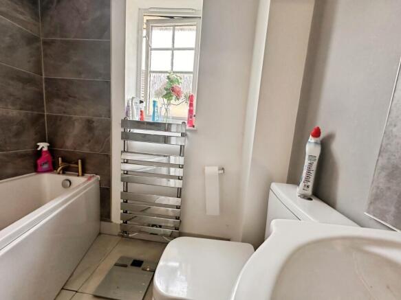 2 bed Terraced for sale Image 10