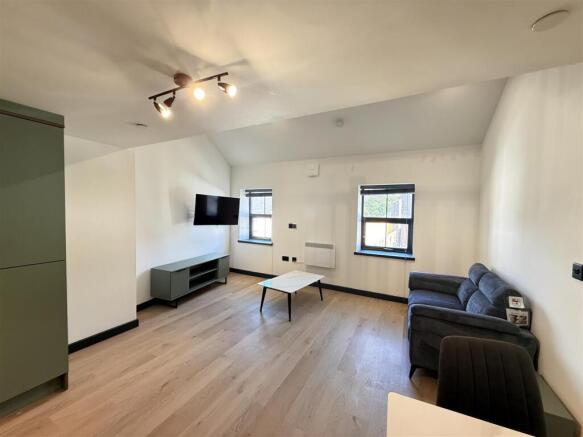 apt 12 (2).JPG