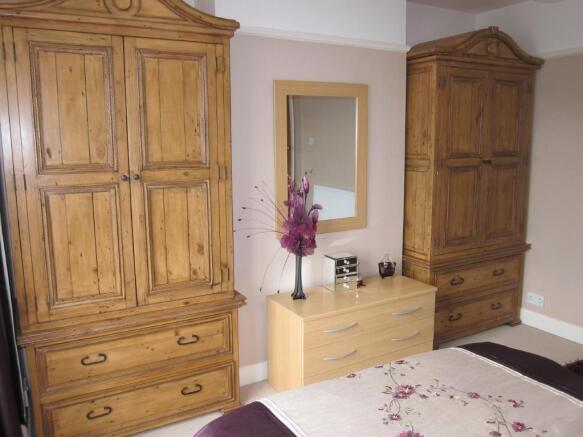 Bedroom 1 (2)