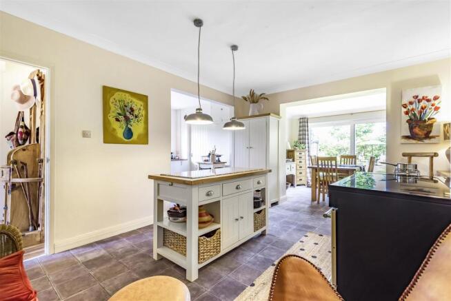 KITCHEN / DINER