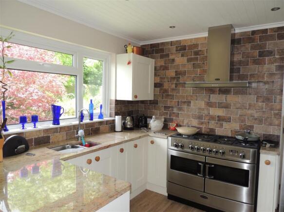 Kitchen: