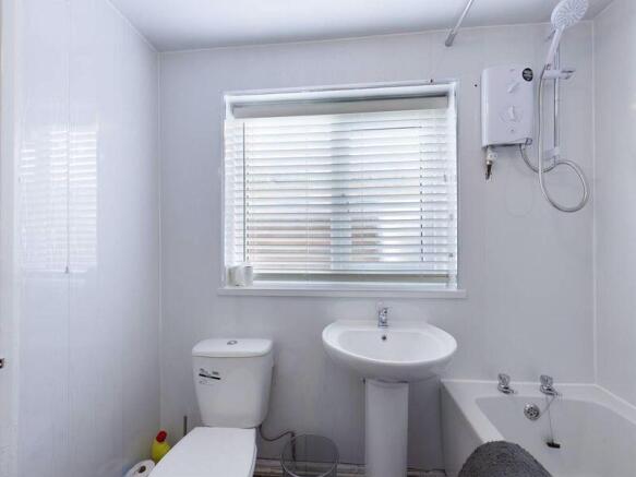 2 bed Terraced to rent Image 8
