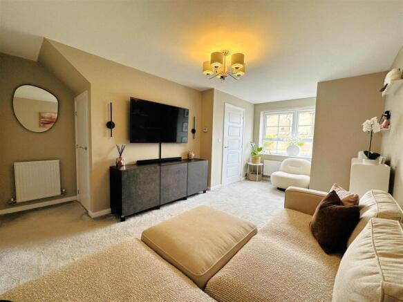 3 bed Detached for sale Image 2