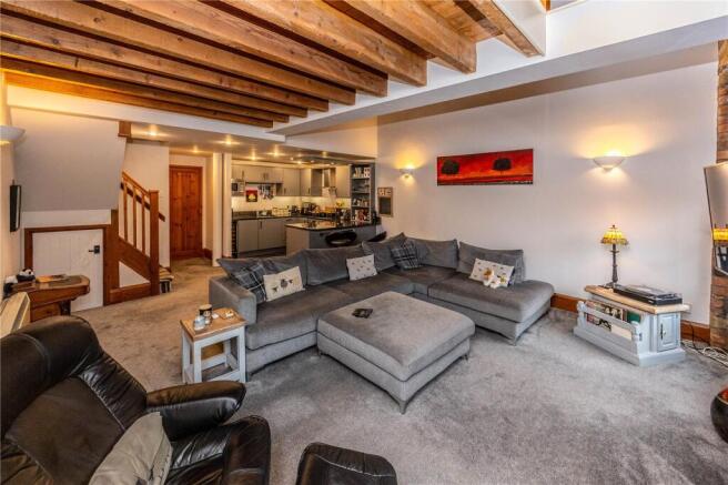 3 bed Apartment for sale Image 11