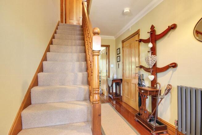 5 bed Detached for sale Image 5
