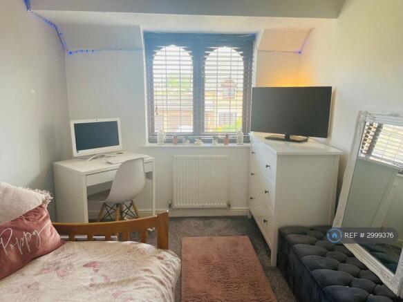 3 bed Semi-Detached to rent Image 12