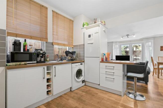 12a Hoyle Road SW17 kitchen 1.jpg