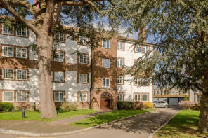 23, Gloucester Court, Kew Road, Richmond TW9 3EB