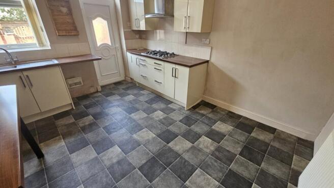 2 bed House to rent Image 9