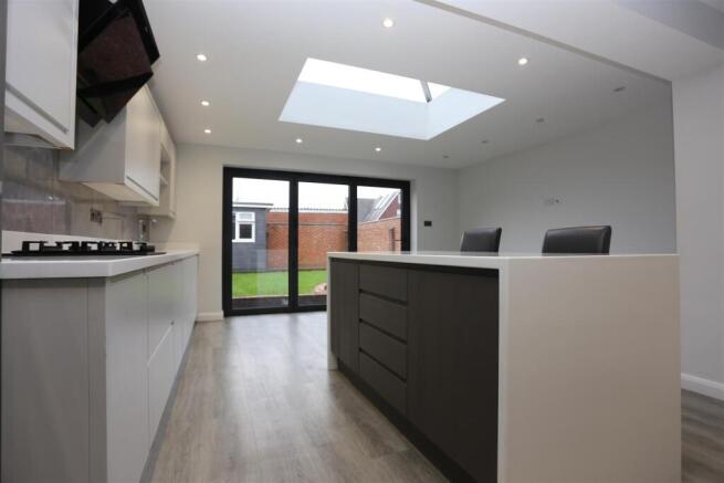 21 BRIERLEY GARDENS (1).JPG