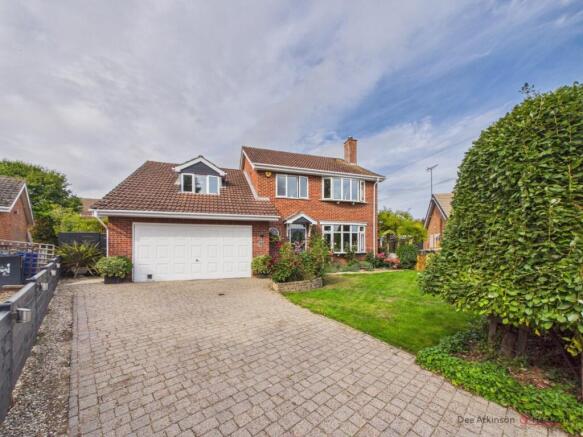 4 Bedroom Detached House - For Sale