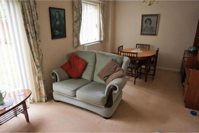 Lounge/Dining Room