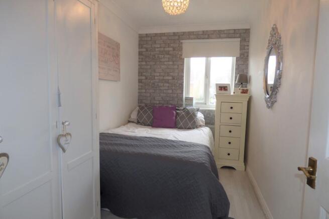 Bristol Close, 2nd b