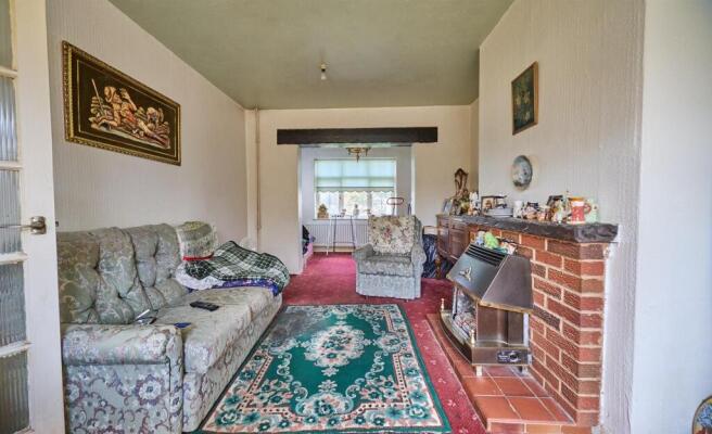 Lounge/Dining Room to Front