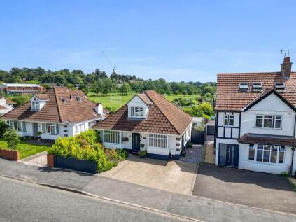 Bay Tree, Timberdine Avenue, Battenhall, Worcester, WR5