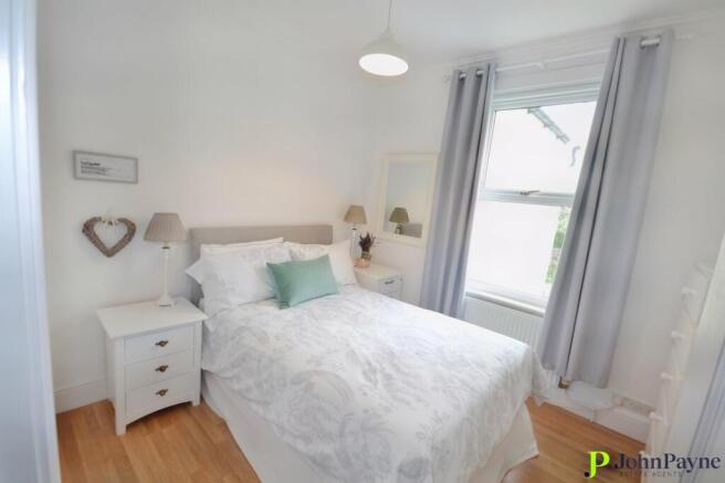 Bedroom Two (Middle)