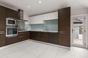 46b, Altenburg Gardens, London SW11 1JL