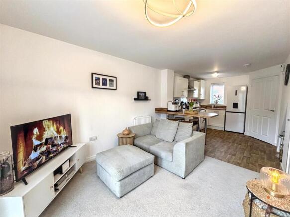 3 bed Terraced for sale Image 6