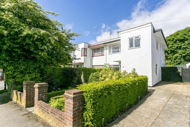 house-duncan-road-burgh-heath-110.jpg