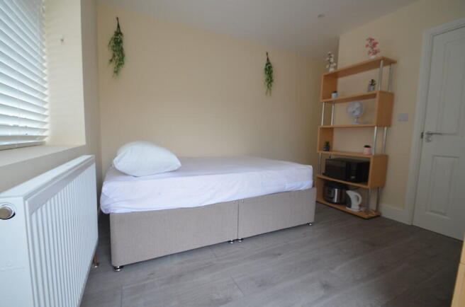 Ruset road bedroo...