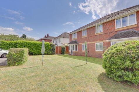 Obelisk Road, Woolston